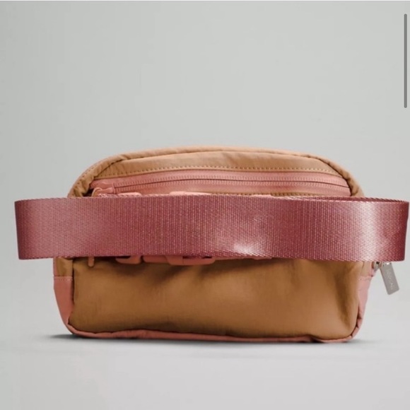 lululemon everywhere belt bag pink clay Wordmark Crossbody 1L Lululemon Pink Clay/ Pink Pastel